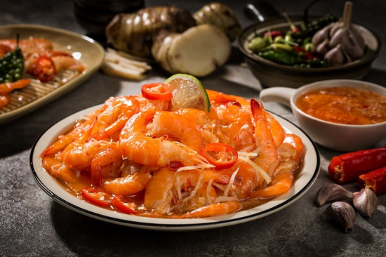 Sour shrimp - a characteristic dish of Hue cuisine in Vietnam